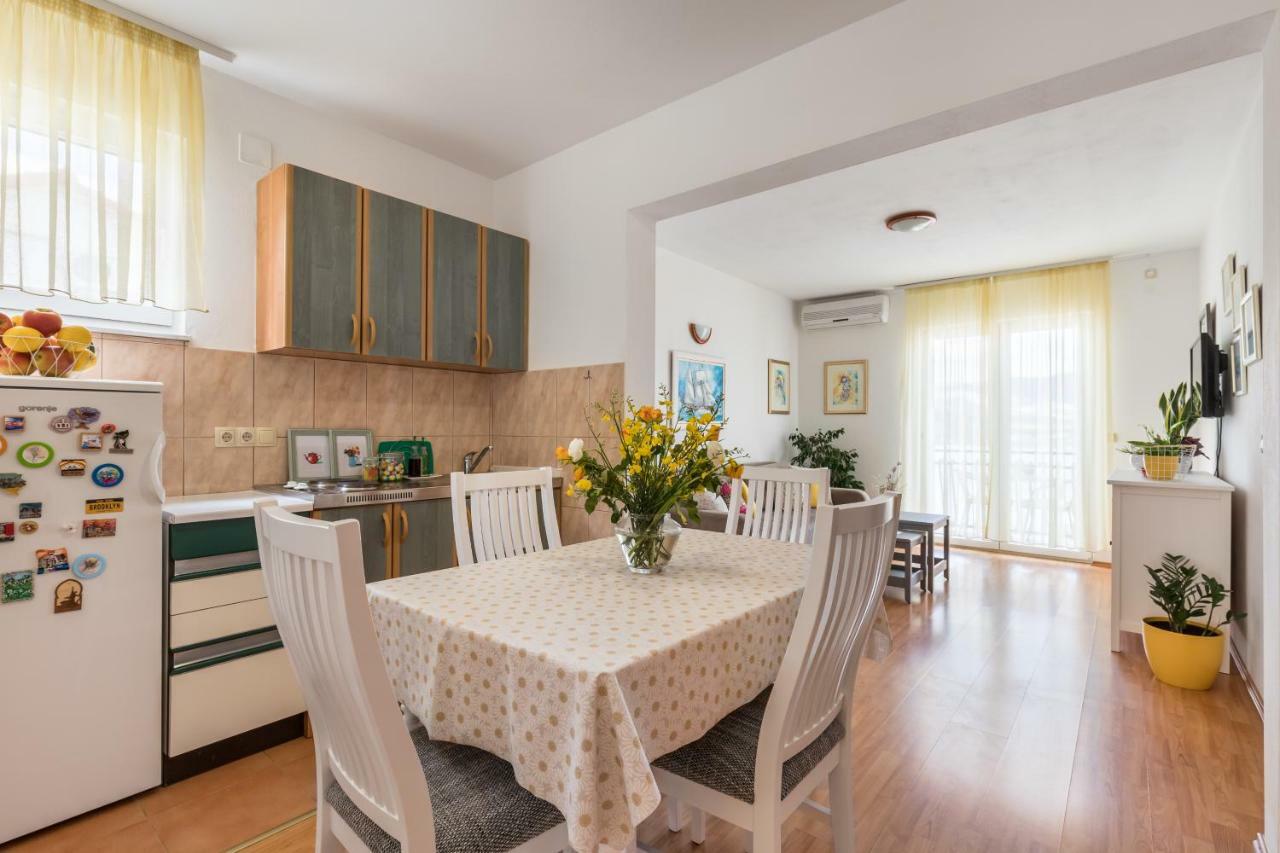 Apartments Rogulj Трогир Экстерьер фото