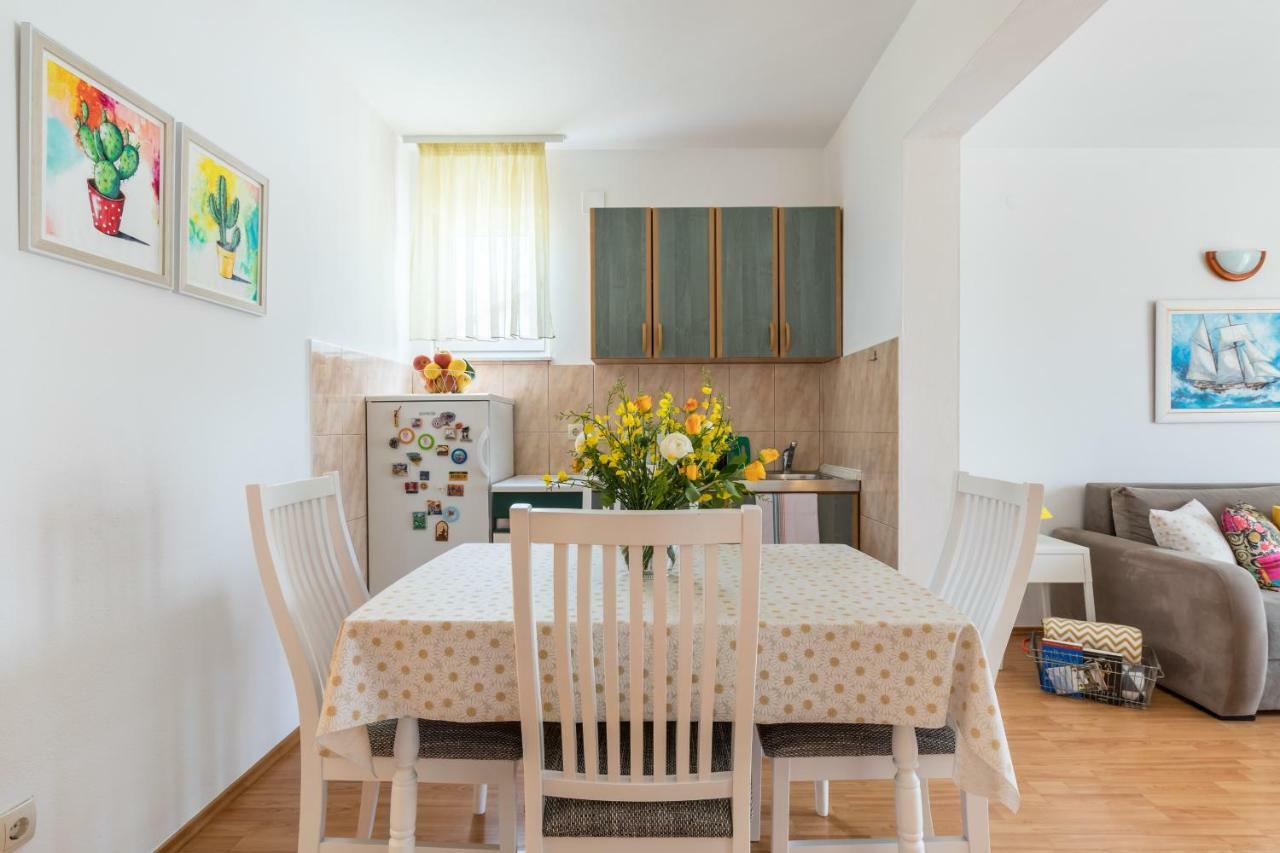 Apartments Rogulj Трогир Экстерьер фото