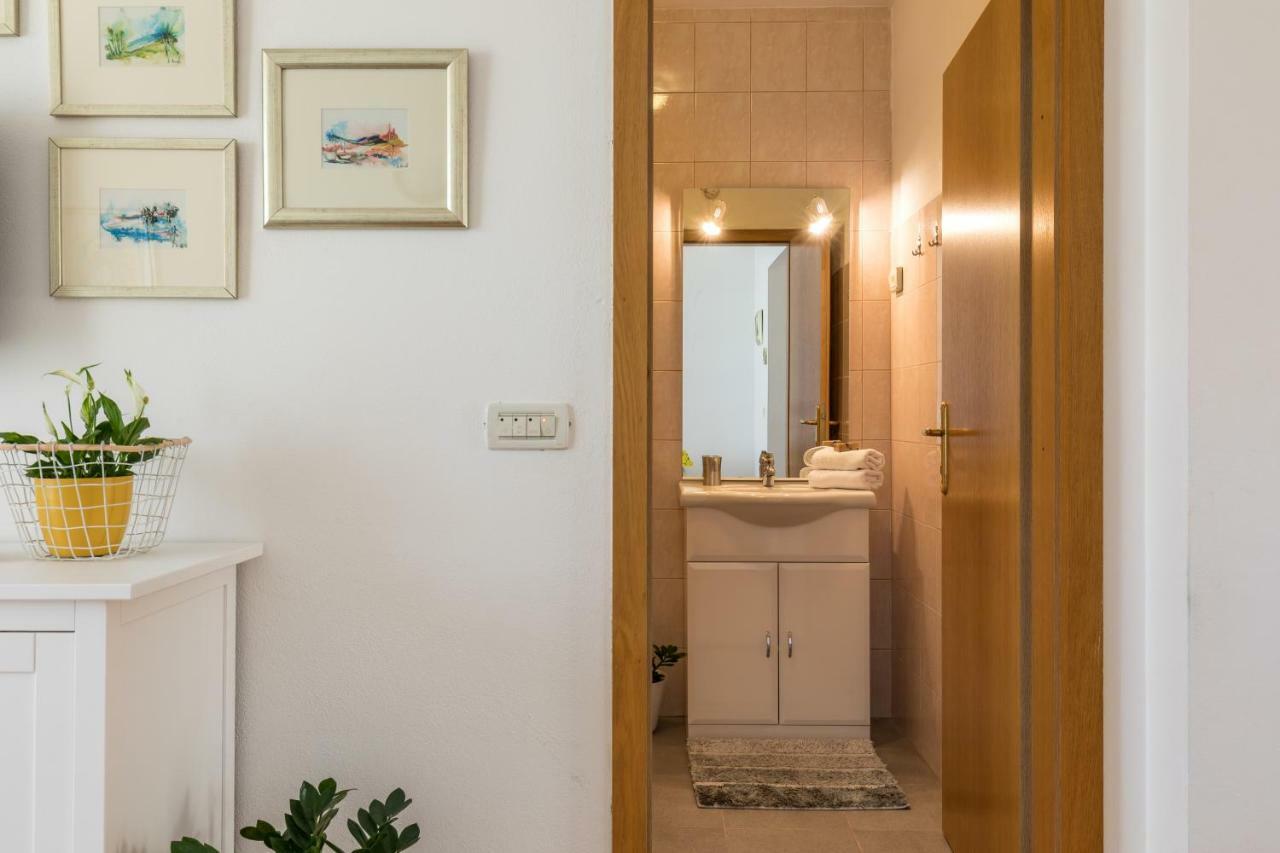 Apartments Rogulj Трогир Экстерьер фото