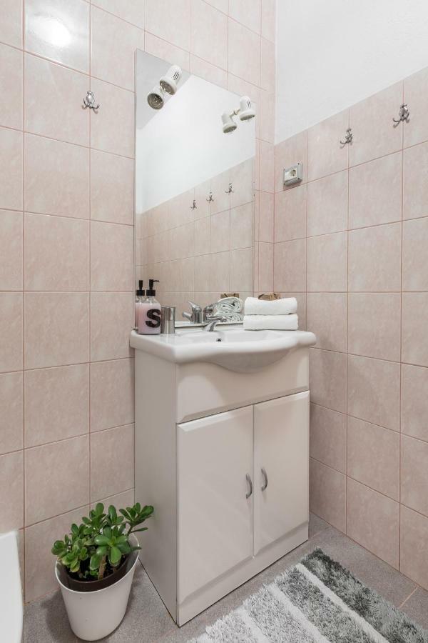 Apartments Rogulj Трогир Экстерьер фото