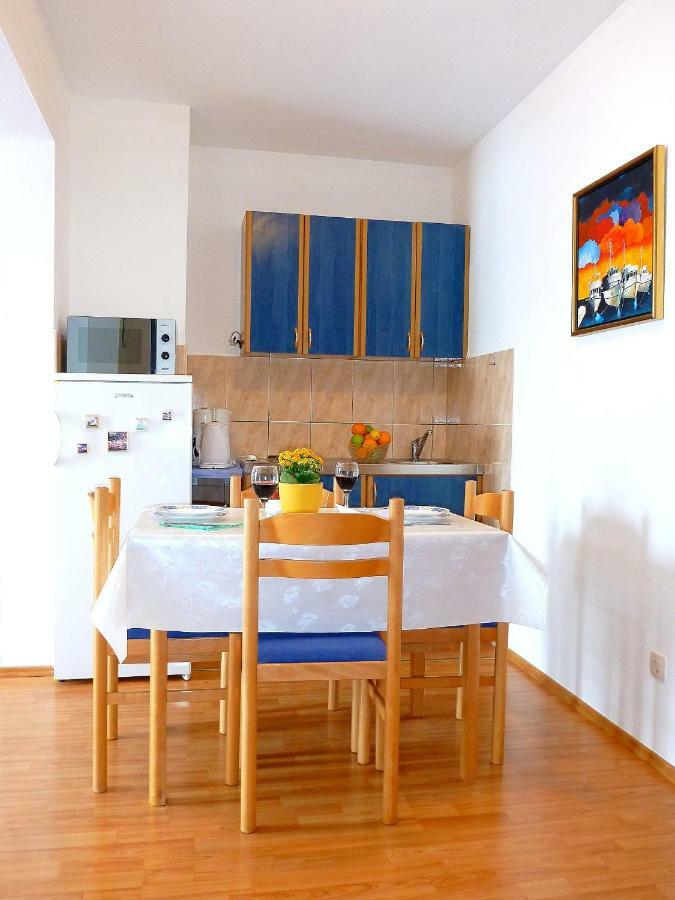 Apartments Rogulj Трогир Экстерьер фото