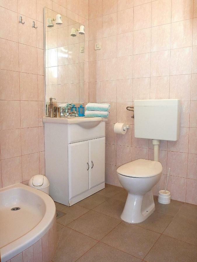 Apartments Rogulj Трогир Экстерьер фото