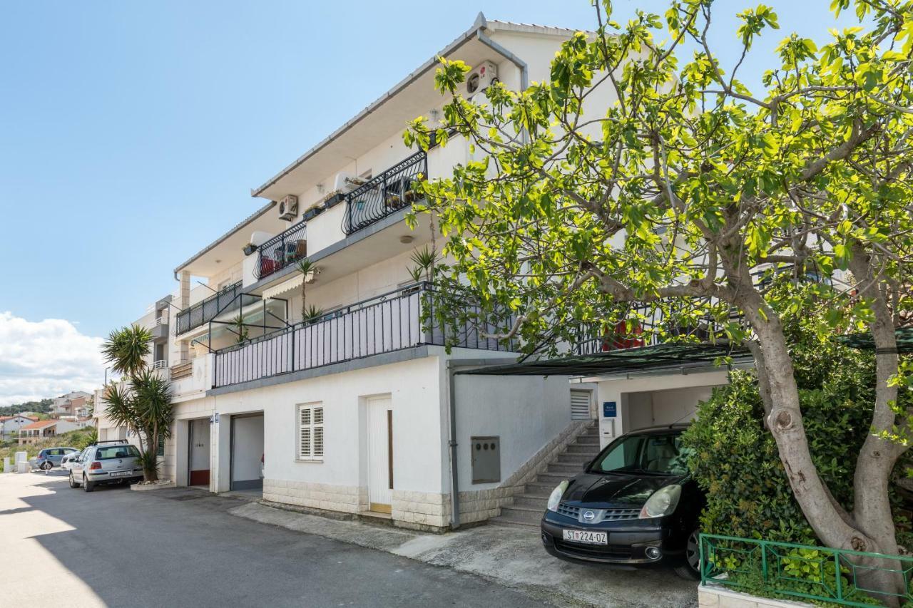 Apartments Rogulj Трогир Экстерьер фото