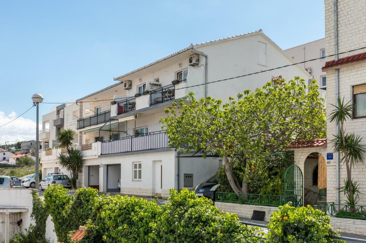 Apartments Rogulj Трогир Экстерьер фото